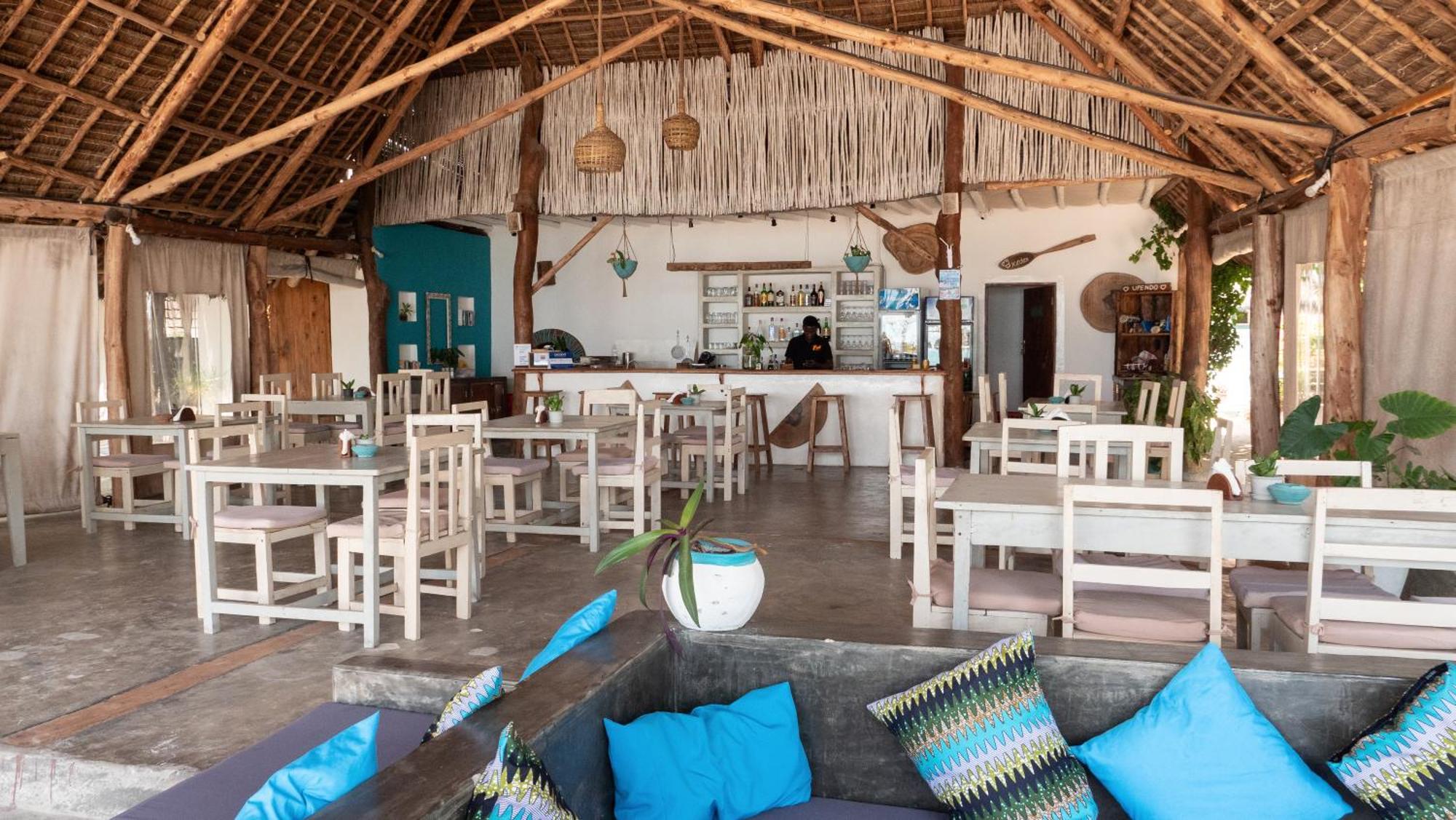 Bahari Beach Bungalows Jambiani  Exteriör bild