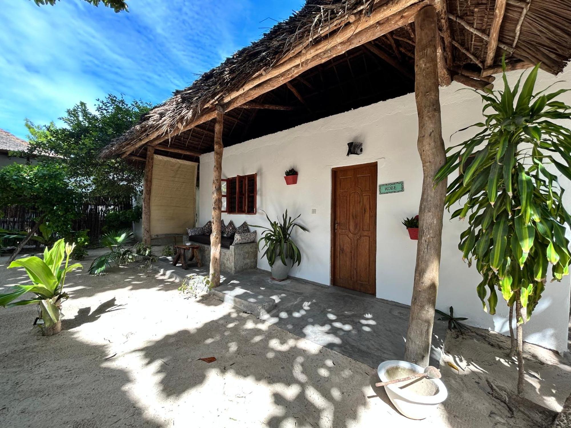 Bahari Beach Bungalows Jambiani  Exteriör bild
