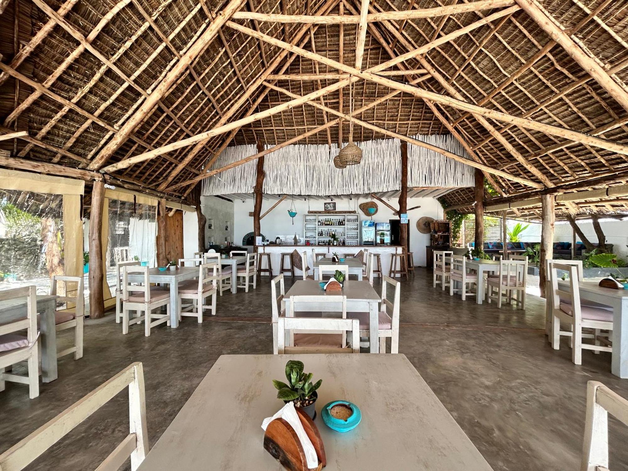 Bahari Beach Bungalows Jambiani  Exteriör bild